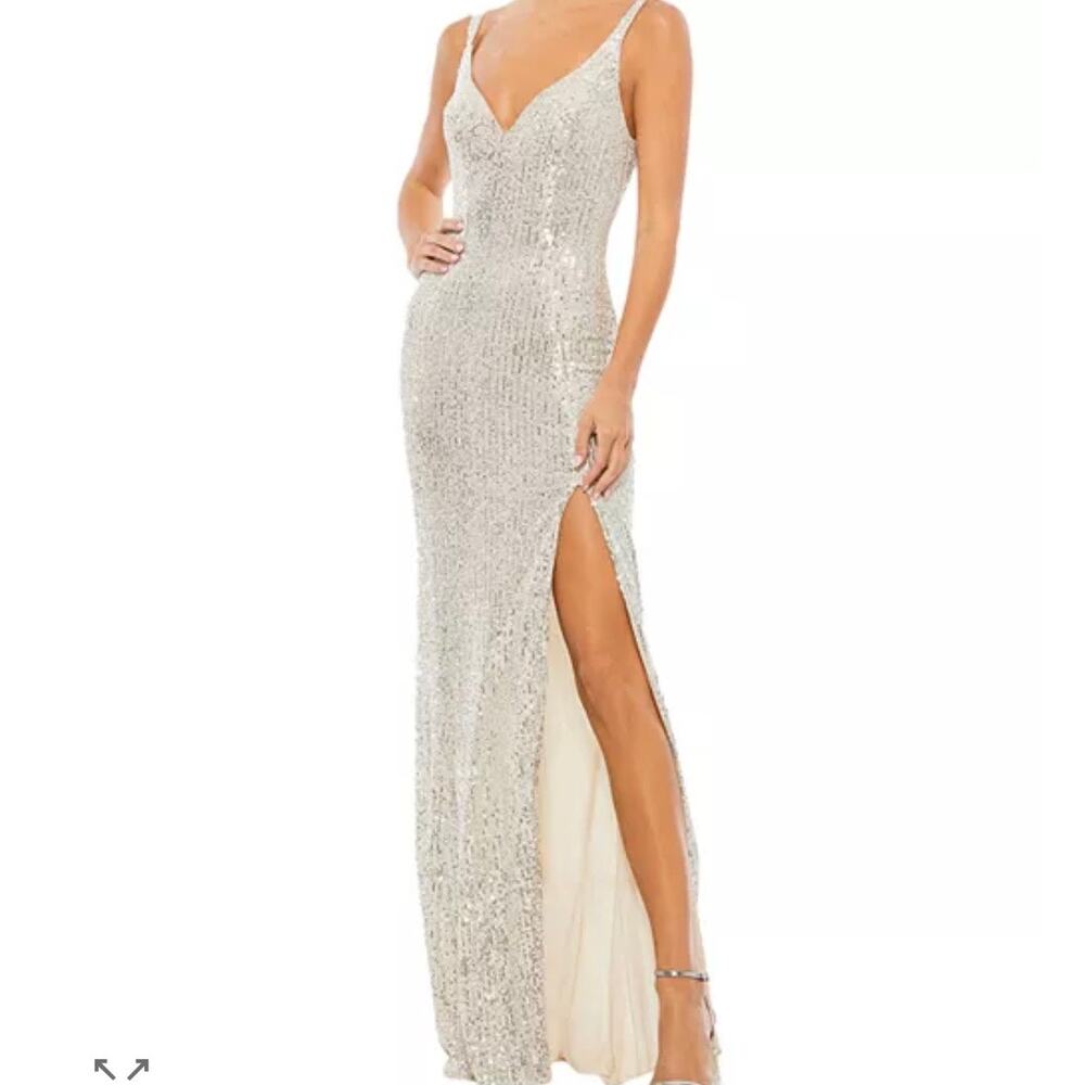 NWT Silver Sequin V-Neck Gown Formal Prom Gala Dress Shimmer Bling, Size 8